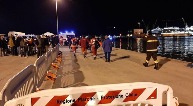 Migranti, Ocean Viking in viaggio verso il porto di Ancona: l'arrivo previsto in serata