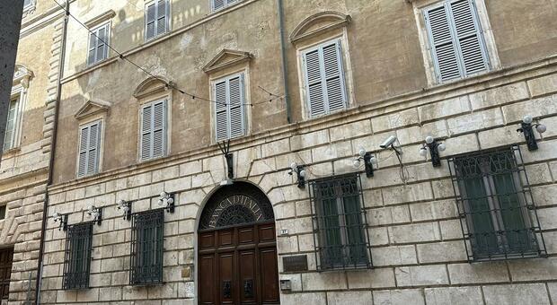 Il palazzo un tempo sede della Banca d’Italia