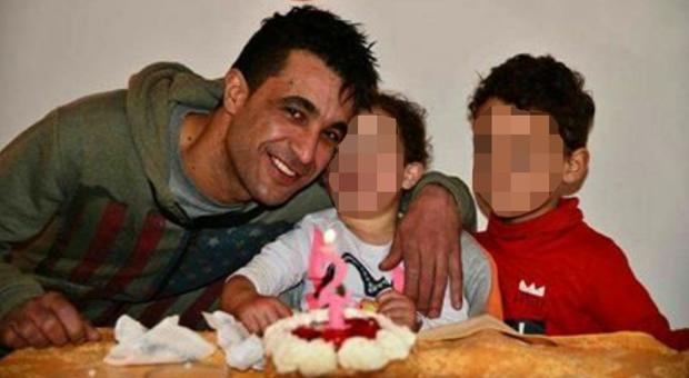 Caccia al Ducato del papà in fuga con i 2 figli: vuole portarli a Tunisi