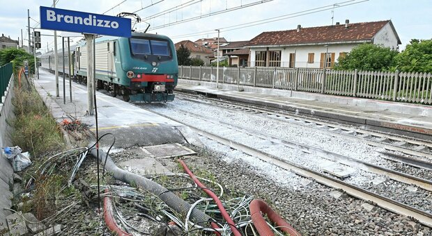 Brandizzo, sale a 6 il numero degli indagati per la tragedia ferroviaria: sono 4 dirigenti della Sigifer