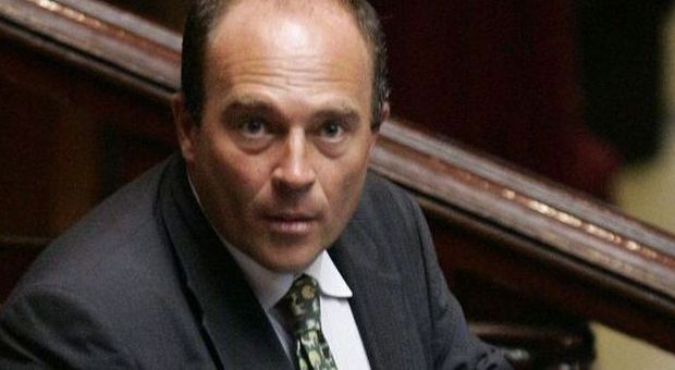 Nuovo arresto per l'ex parlamentare Pdl Alfonso Papa: ai domiciliari finisce il papà
