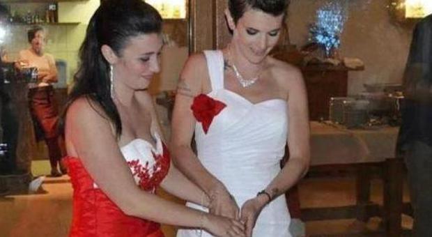 Nozze gay nell'isola della Croazia per due giovani donne friulane