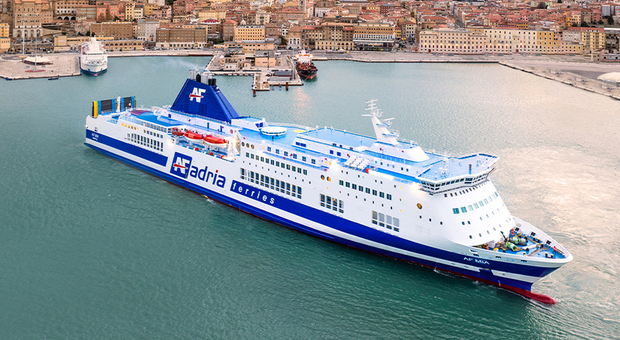 Visite a 400 passeggeri sulla Nave della Salute: salpata ieri da Ancona la AF Mia con a bordo gli specialisti dell’ospedale di Torrette