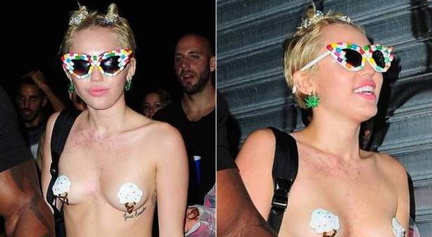 Miley Cyrus ma come ti svesti? In topless al party di New York