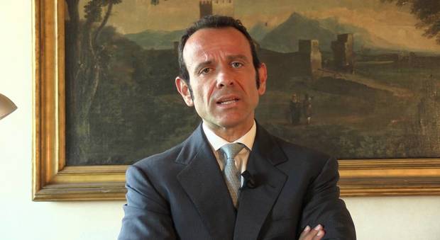 Campidoglio, l'ex assessore al Bilancio Minenna contro le assunzioni della Raggi: «Un onere ingiustificato»