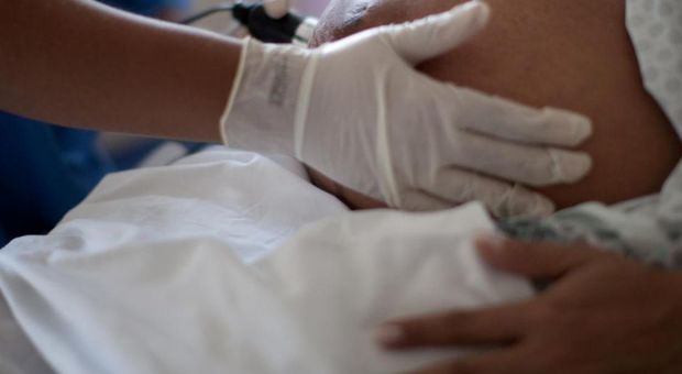 Donne in gravidanza, sì dell'Emilia Romagna al test prenatale gratis non invasivo
