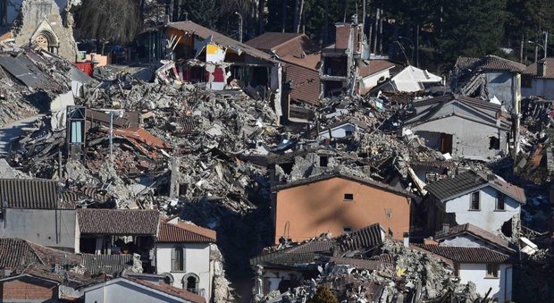 Terremoto, i consiglieri regionali del Movimento 5 Stelle donano 200 mila euro ai comuni di Accumoli e Amatrice