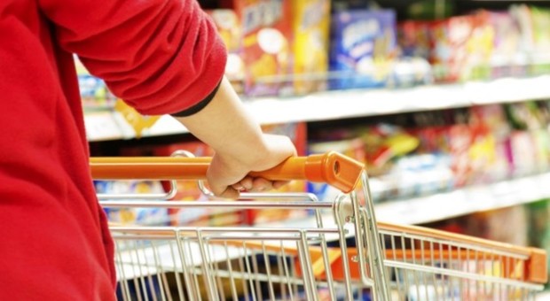 Pescara, fulminato da un infarto mentre fa la spesa al supermercato