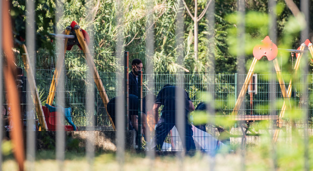 immagine Roma, ragazza trovata impiccata e con mani legate in via Galla Placidia