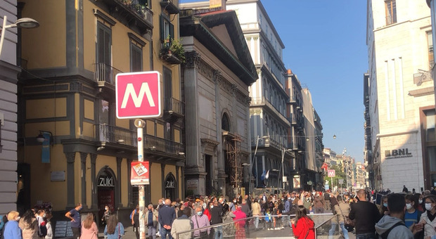 Napoli, rubò orologio ad un turista: 18enne agli arresti domiciliari