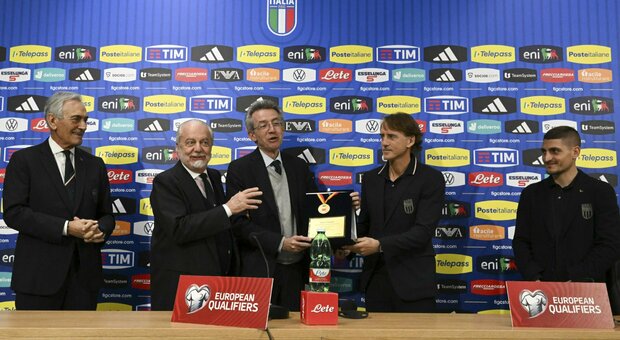 Gravina, De Laurentiis, Manfredi, Mancini e Verratti a Napoli il 22 marzo prima di Italia-Inghilterra