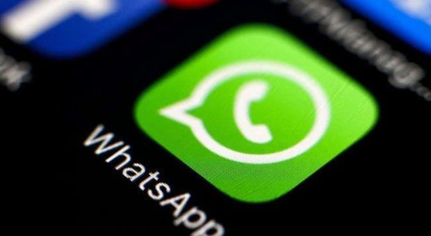 WhatsApp down, blackout di oltre 30 minuti in tutto il mondo: ora è ripartito