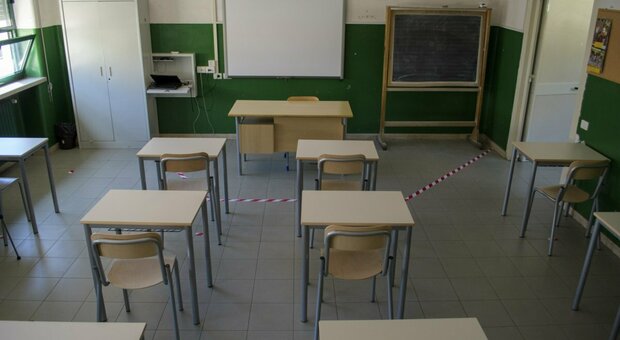 Troppi casi Covid, scuole chiuse fino a dopo Pasqua a Fondi, Cori, Pontinia e Terracina