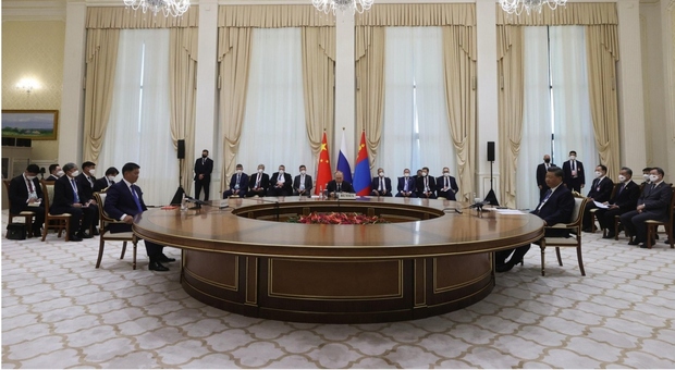 Xi a Putin: «Lavoreremo come tra grandi potenze». Lo zar (in difficoltà) attacca ancora l'Occidente