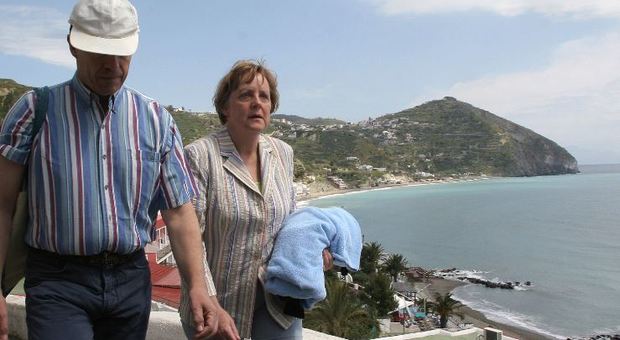 Angela Merkel a Ischia: «Un altro hotel pronto per la Cancelliera»