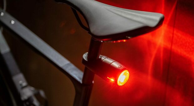 Curve Bike light e Gps tracker, terzo dispositivo della gamma Smart Tech Designed & Connected by Vodafone
