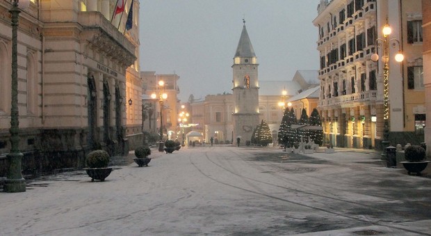 Benevento, bufera di neve anche sulla città
