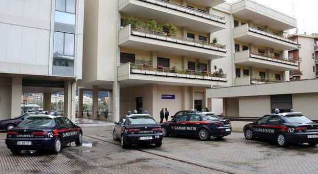 Disposta l'autopsia sul carabiniere suicida, la moglie: «Voglio la verità»