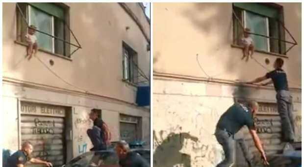 Roma, bimba di due anni sta per cadere dal balcone: salvata dalla Polizia