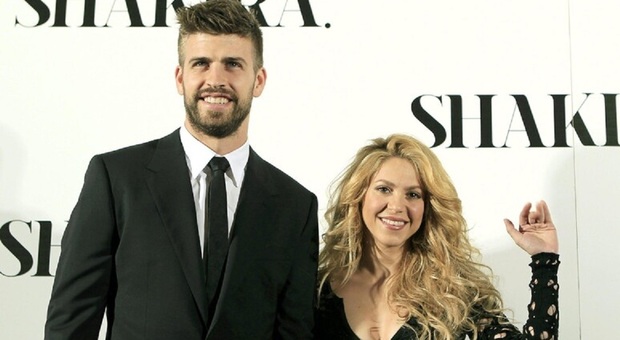 Shakira e l’ex Piqué, un album per l’addio: «Basta piangere, ma te ne pentirai e tornerai a bussare alla mia porta»