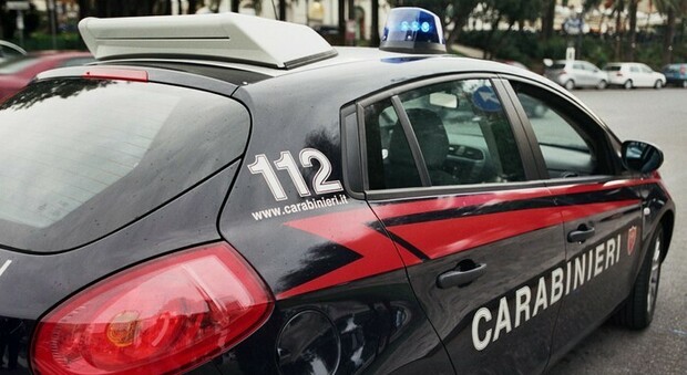 Pusher tenta la fuga da una terrazza: arrestato dai carabinieri