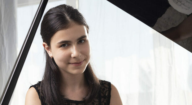 Teatro San Carlo, al festival pianistico presente anche la giovanissima Alexandra Dovgan