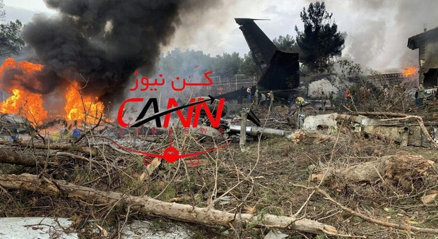 Pilota sbaglia l'atterraggio, Boeing 707 si schianta contro il muro dell'aeroporto vicino a Teheran: 15 morti