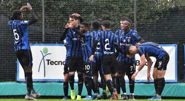 Napoli, è notte fonda: l'Atalanta vince 4-1, azzurrini sempre ultimi