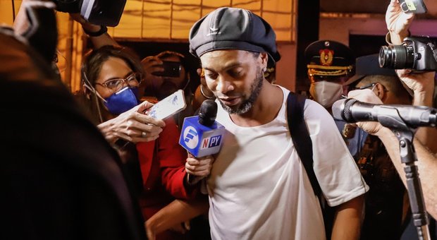 Paraguay, scarcerato Ronaldinho dopo una cauzione da 1,6 milioni