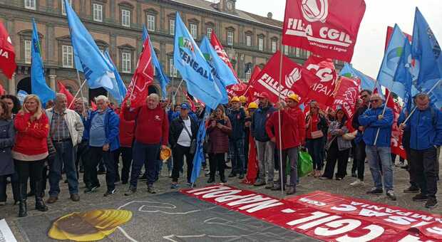 Napoli, sciopero Cgil e Uil