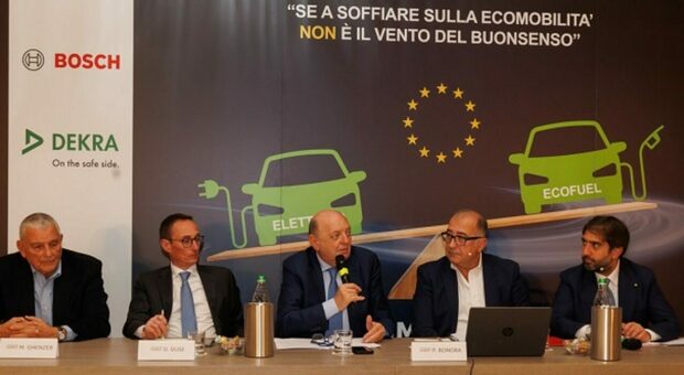 Il ministro dell’Ambiente e della Sicurezza energetica, Gilberto Pichetto Fratin, durante il Forum AutoMotive