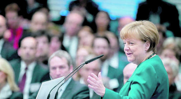 Migranti, Renzi: Merkel contro eurobond? Se ha altre idee, le dica