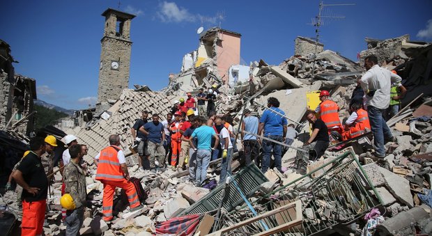 Terremoto, la battaglia dei soccorritori «Salvate più di 238 persone»
