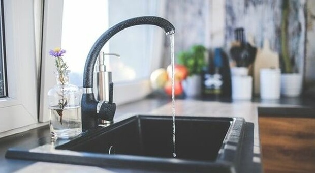 Razionamento dell'acqua: le 5 mosse segrete per ridurre i consumi in casa