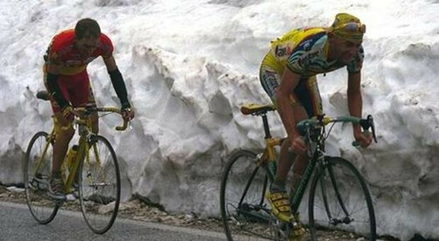 L’arrivo di Marco Pantani al Giro del 1999 a Campo Imperatore