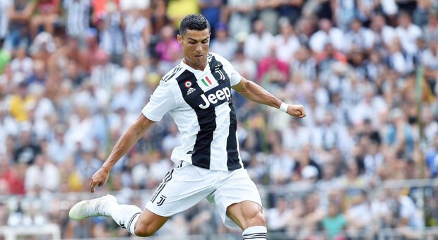 Juventus-Chievo. Invasione di maglie bianconere al Bentegodi. Attesa per Ronaldo