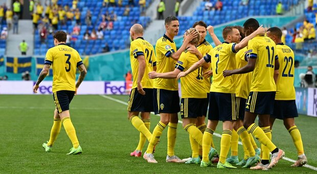 Forsberg-Kulusevski, la Svezia batte 3-2 la Polonia. Agli ottavi da prima del girone