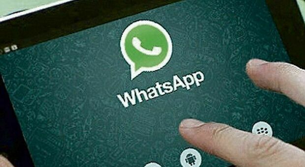 Whatsapp down, messaggi bloccati in entrate e uscita: il servizio non funziona (ma non per tutti)