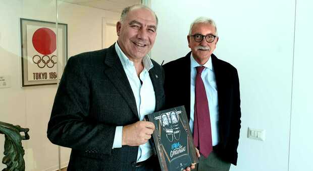 Il professore Francesco Cognetti con l'olimpionico Giuseppe Abbagnale, presidente Federcanottaggio