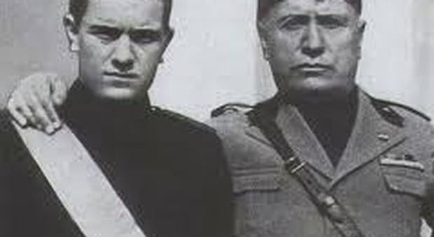 17 agosto 1941 Consegnata a Mussolini la medaglia d'oro in memoria del figlio Bruno