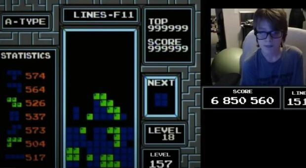 Il momento in cui Tetris per Nes va in crash e si blocca, consegnando Willis Gibson alla storia (screenshot Youtube)