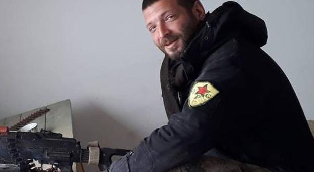 Siria, l'Isis: «Abbiamo ucciso volontario italiano». È Lorenzo Orsetti