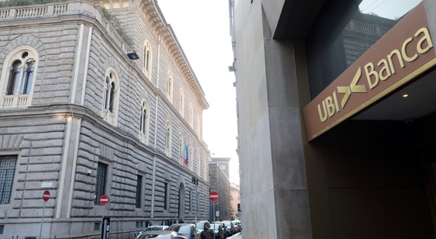Intesa-Ubi, colosso da mille miliardi: riparte il risiko delle banche italiane