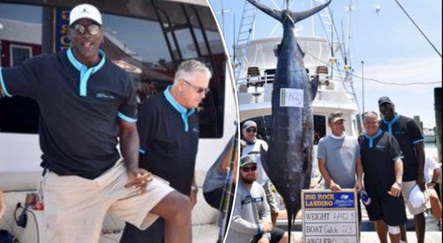 Michael Jordan fenomeno anche nella pesca: la leggenda Nba cattura un marlin da 200 chili