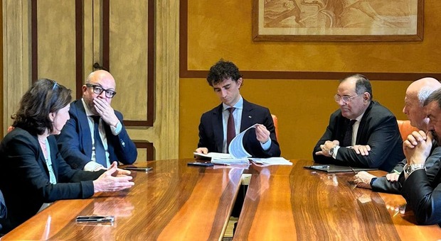 Il viceministro: «Nel 2025 l'apertura dei cantieri per l'ultimo tratto della Orte-Civitavecchia»