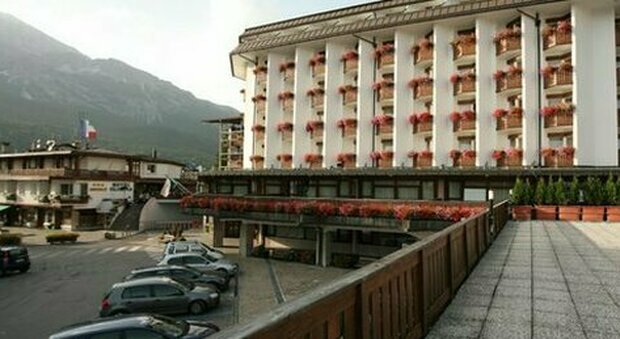 Focolaio Covid in un hotel a Cortina. Metà dei dipendenti sono positivi