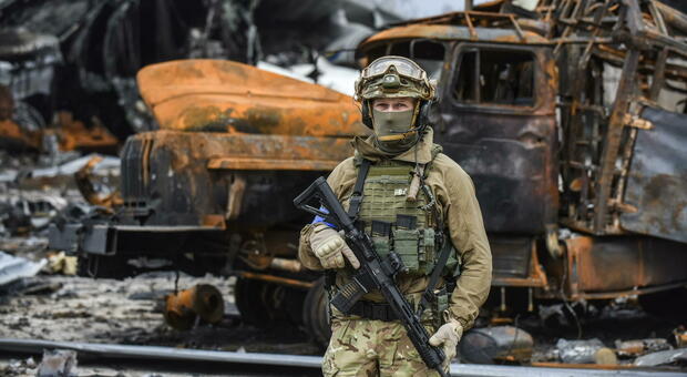 Ucraina, Usa e Nato blindano Kiev: arrivano droni kamikaze e istruttori