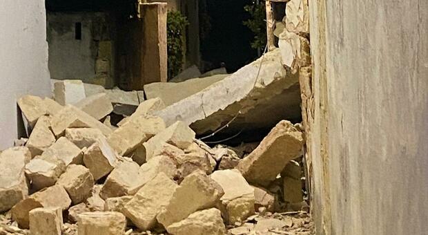 Melissano, crolla il solaio di un'abitazione in via Veronese