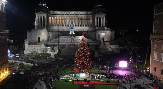 Speraggio, accese le 60mila luci dell'abete di Natale a Roma: scatta l'applauso
