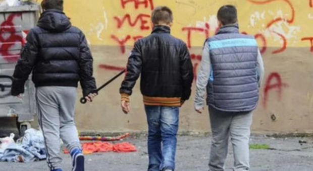 Baby gang aggredisce 16enne: è la seconda volta nel Casertano
